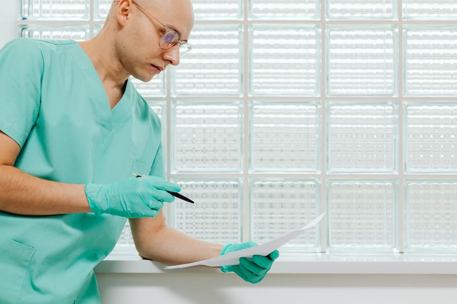 medical technician preparing for life insurance medical exam